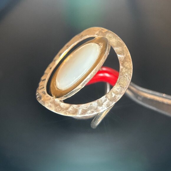 Large 925 Silver Pearl with Gold Accent Ring - Picture 3 of 7